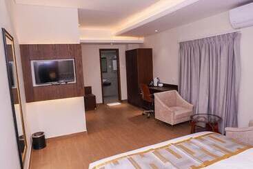 Oasis Hotel Cumilla