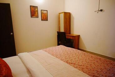 تختخواب و صبحانه Fortis Rooms