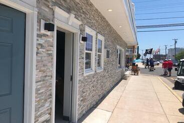 هتل Coastal Sands Inn