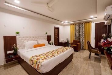 Iroomz Hotel Rainbow Bliss