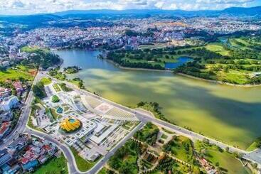 هتل Khách Sạn Quang Vinh