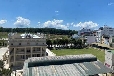 هتل Khách Sạn Quang Vinh