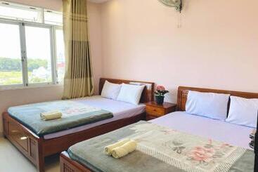 هتل Khách Sạn Quang Vinh