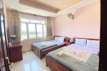 هتل Khách Sạn Quang Vinh
