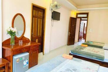 هتل Khách Sạn Quang Vinh