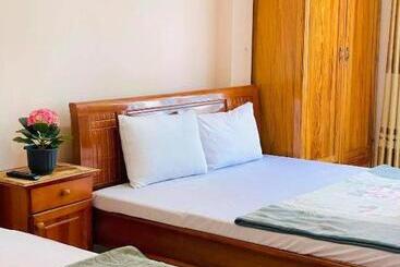 هتل Khách Sạn Quang Vinh