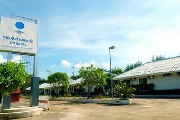 هتل Laemsing Natural Beach Resort