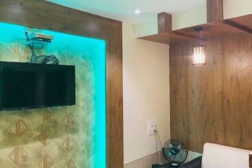 هتل Regal Inn