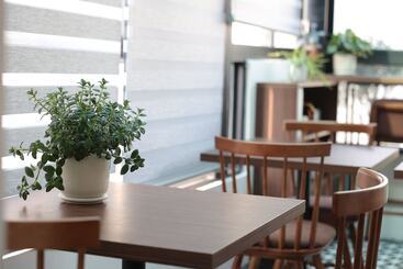 هتل The Cosy Inn Hanoi
