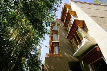 هتل The Shanti Nest At Boutique