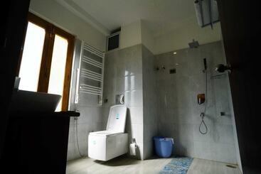 هتل The Shanti Nest At Boutique