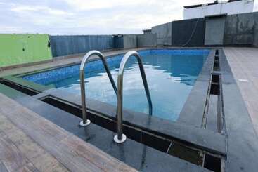 هتل Transit Suites By Grandwest