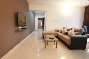 هتل Transit Suites By Grandwest