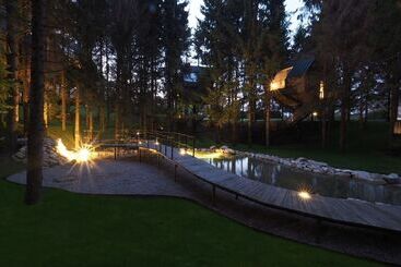 هتل Tree House Close To The National Park Plitvice Lakes