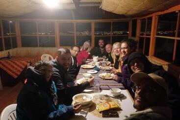 酒店 Urosfood & Titiqaqa Lodge