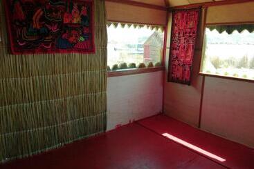 酒店 Urosfood & Titiqaqa Lodge