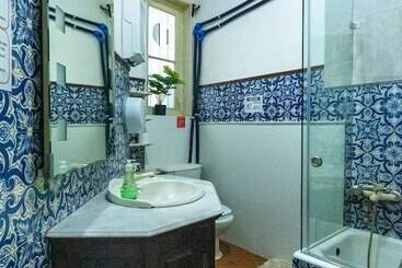Lisbon Angles Hostel