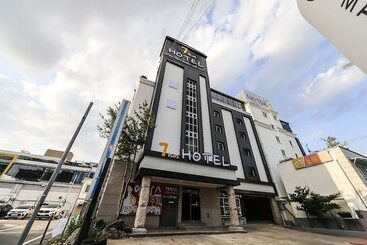مُتل Gumi Indong Hotel 7 Plus