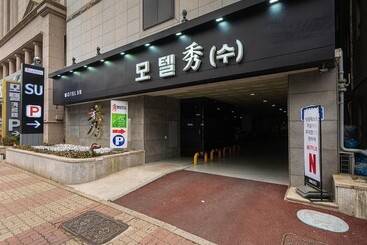 مُتل Gwangju Sangmu Hotel Su