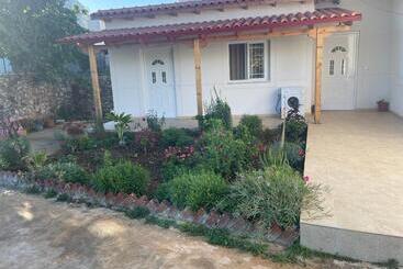 پانسیون Nino S Rooms