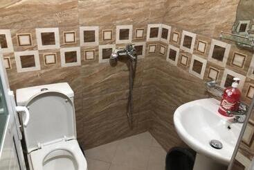 پانسیون Nino S Rooms
