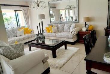 تختخواب و صبحانه The Ridge Bnb