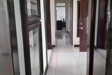 تختخواب و صبحانه The Ridge Bnb