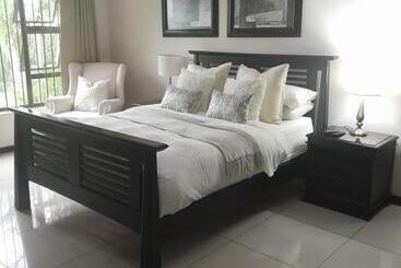 تختخواب و صبحانه The Ridge Bnb