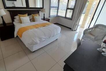 تختخواب و صبحانه The Ridge Bnb