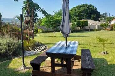 تختخواب و صبحانه The Ridge Bnb