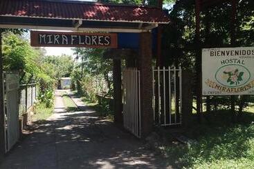 Hostal Miraflores B&b