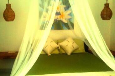 هتل Cape Rose