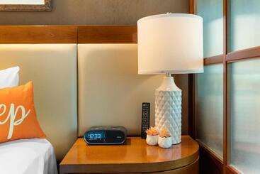 هتل Lucky Gem Penthouse & Luxury Suites At Signature Resort, Balcony Strip View 1607