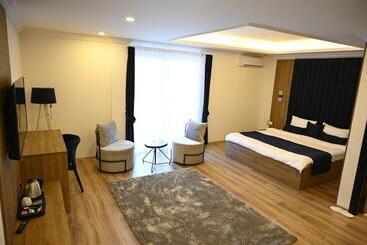 La Ruota Hotel Sharr