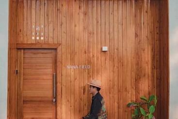 פנסיון Nana Field Cabin 1