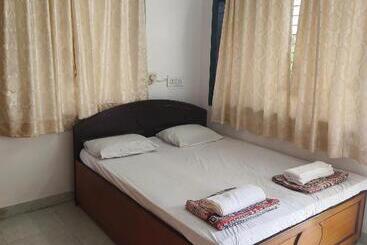 پانسیون Seeyarm Stay Omkar Villa