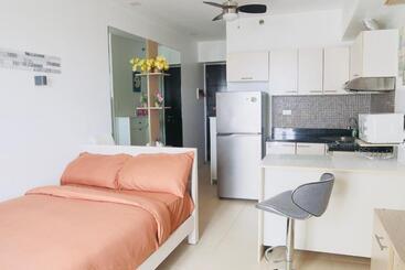 Апарт-отель Upscale Living At Avida Riala