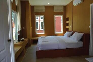 World Cat Beach & Resort เวิลด์แคท บีช แอนด์ รีสอร์ท