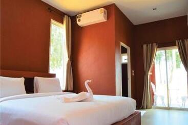 World Cat Beach & Resort เวิลด์แคท บีช แอนด์ รีสอร์ท