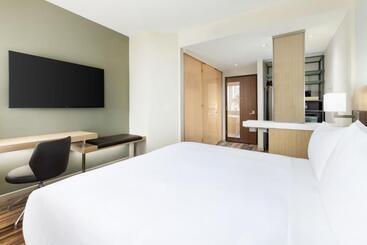 Ac Hotel By Marriott Honolulu All New