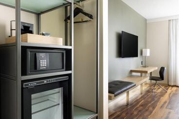 Ac Hotel By Marriott Honolulu   All New