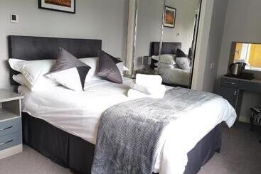 B&b At Forty Three
