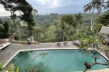 تختخواب و صبحانه Bali Maison