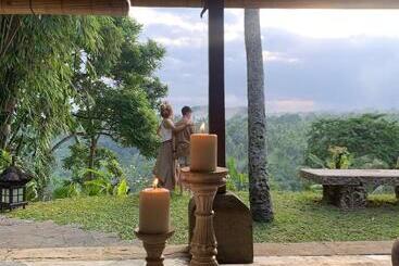 تختخواب و صبحانه Bali Maison