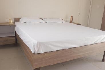 تختخواب و صبحانه Swaastik Yoga Guest House