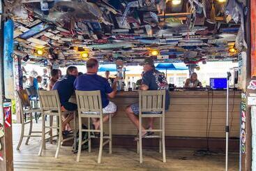 هتل Conch Club Cottage
