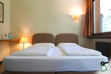 هتل Hotiday Apartment Collection   Campiglio Grostè