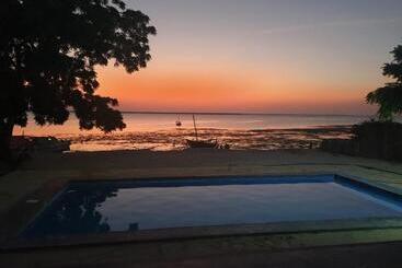 هتل Matumaini Guest House