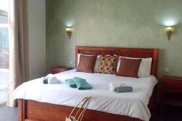 هتل Matumaini Guest House