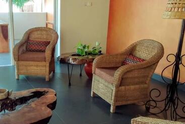 هتل Matumaini Guest House